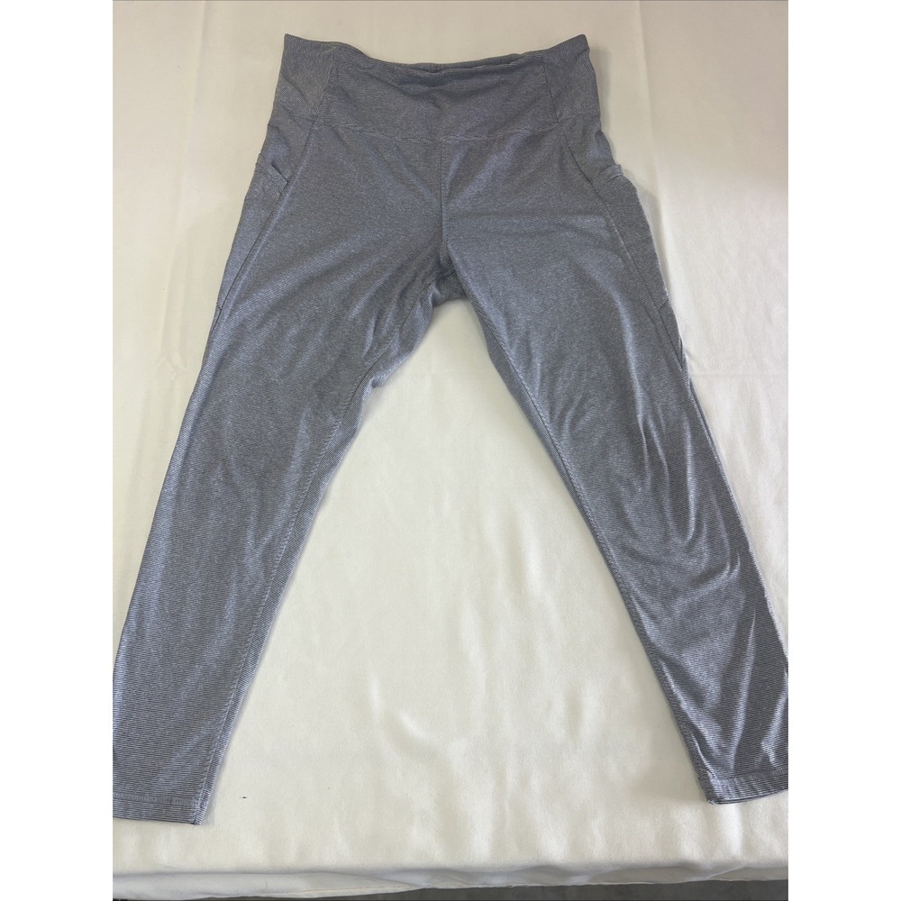 Danskin Women's Leggings/Yoga Pants Size Large Style 9179